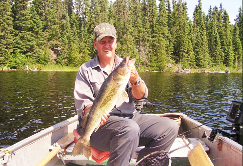 Slipping in on Walleye - Ontario Fishing & Hunting Outfitter Mini-Sites